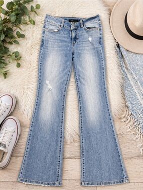 BCBG Generation Bootcut Flare Jeans Distressed Light Wash Size 5/27